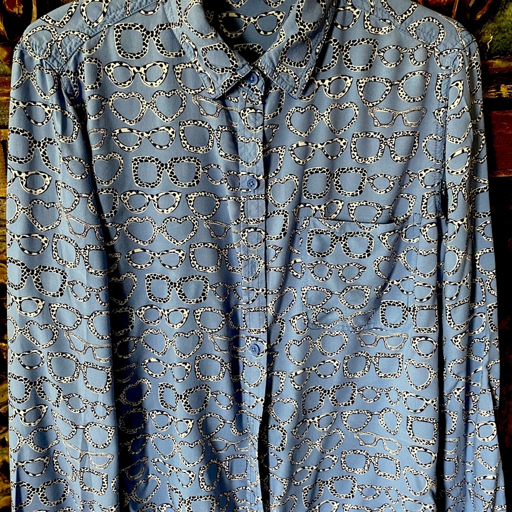 Yummy periwinkle blue over blouse-